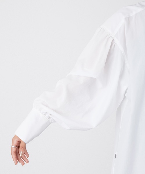 OUVRAGE CLASSE（ウヴラージュクラス）の「コットンギャザースリーブブラウス（シャツ/ブラウス・レディース・ホワイト/グレイッシュベージュ・FREE）」の18枚目の写真