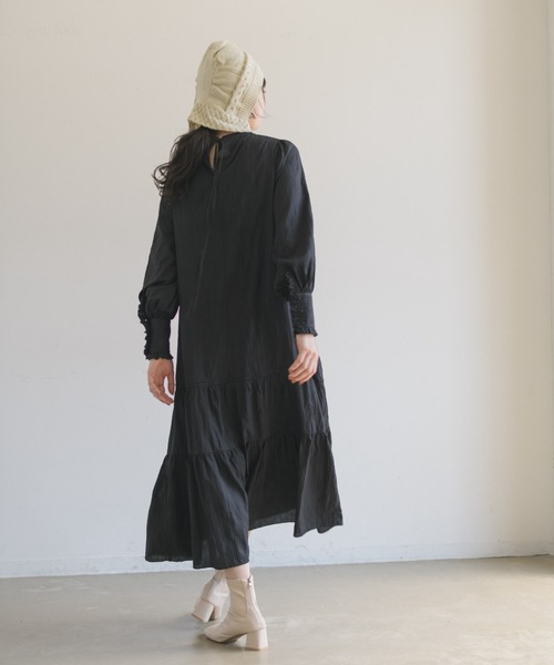 idem（イデム）の「washer chiffon volume onepiece/ワッシャーシフォンロングワンピース（ワンピース・レディース・ブラック/アイボリー・SMALL/FREE）」の9枚目の写真