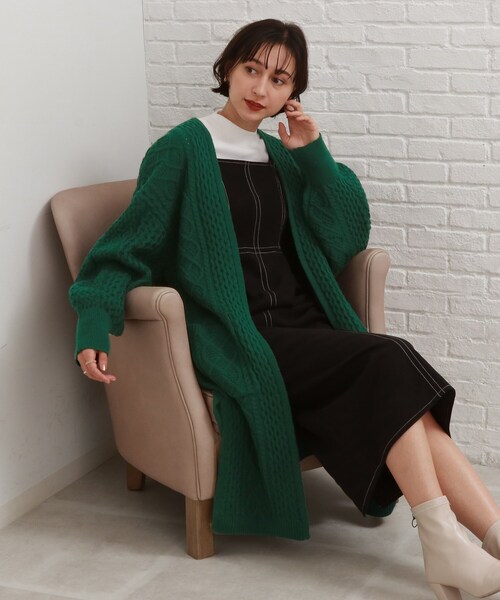 SHOO・LA・RUE（シューラルー）の「◆【洗える】おうち時間も暖かく◎ ケーブル柄ロングカーディガン（カーディガン/ボレロ・レディース・ブラック/ナチュラル/サンドベージュ/ダークオレンジ/ダークグリーン/グレー系その他・00）」の6枚目の写真