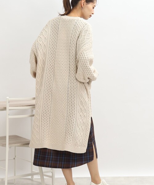 SHOO・LA・RUE（シューラルー）の「◆【洗える】おうち時間も暖かく◎ ケーブル柄ロングカーディガン（カーディガン/ボレロ・レディース・ブラック/ナチュラル/サンドベージュ/ダークオレンジ/ダークグリーン/グレー系その他・00）」の18枚目の写真