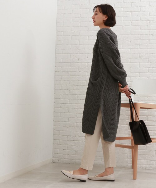 SHOO・LA・RUE（シューラルー）の「◆【洗える】おうち時間も暖かく◎ ケーブル柄ロングカーディガン（カーディガン/ボレロ・レディース・ブラック/ナチュラル/サンドベージュ/ダークオレンジ/ダークグリーン/グレー系その他・00）」の20枚目の写真