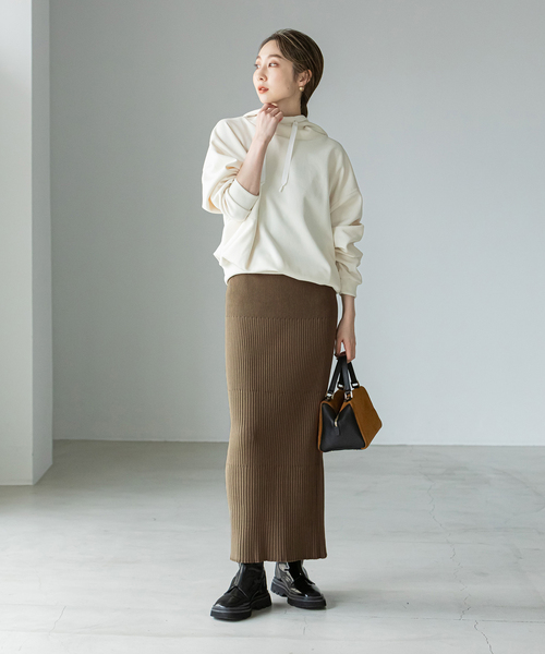 リブニットタイトスカート