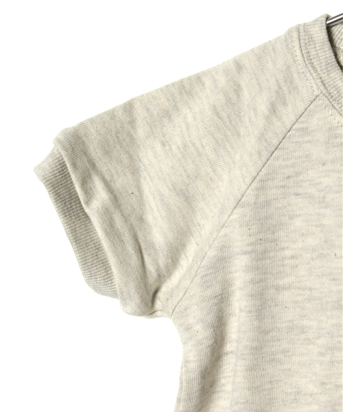 B:MING by BEAMS（ビーミングバイビームス）の「ビーミング by ビームス / ミニ裏毛 裾フリルTOP（スウェット・キッズ・ナチュラル/グレー・140/110/130/100/120/90）」の6枚目の写真