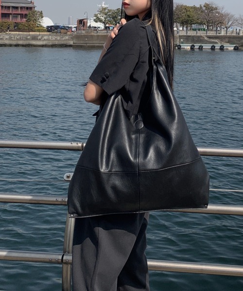 LVEU.（ラブユ.）の「【LVEU.】2wayトートバッグ / バッグ 鞄 BAG トート 2way ワンショルダー A4 合皮  合皮 ブラック（トートバッグ・レディース・ブラック・FREE）」の3枚目の写真