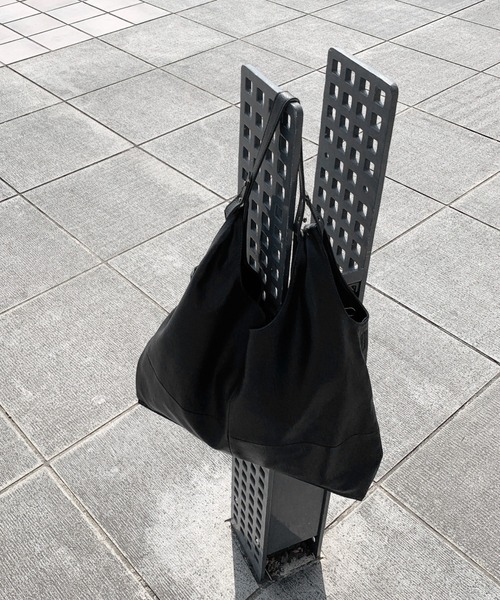 LVEU.（ラブユ.）の「【LVEU.】2wayトートバッグ / バッグ 鞄 BAG トート 2way ワンショルダー A4 合皮  合皮 ブラック（トートバッグ・レディース・ブラック・FREE）」の10枚目の写真