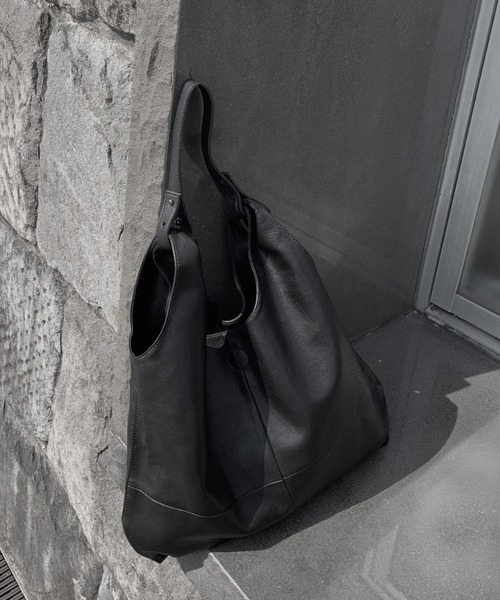 LVEU.（ラブユ.）の「【LVEU.】2wayトートバッグ / バッグ 鞄 BAG トート 2way ワンショルダー A4 合皮  合皮 ブラック（トートバッグ・レディース・ブラック・FREE）」の11枚目の写真