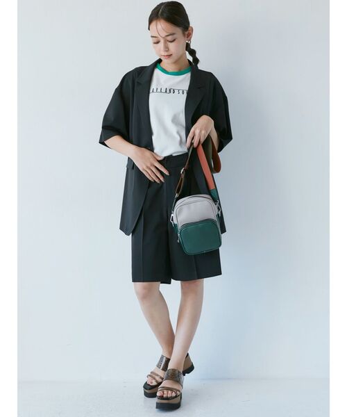 MURUA（ムルーア）の「バイカラースクエアミニバッグ（ショルダーバッグ・レディース・グリーン/ブラック・FREE）」の5枚目の写真