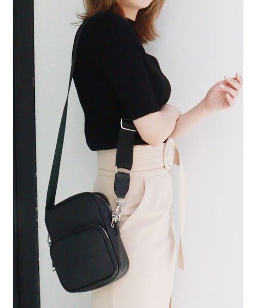 MURUA（ムルーア）の「バイカラースクエアミニバッグ（ショルダーバッグ・レディース・グリーン/ブラック・FREE）」の8枚目の写真