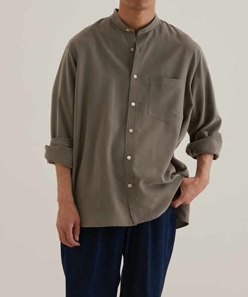 ADAM ET ROPE'(アダムエロペ)の「リラックス ドレープ レーヨンスエード とろみバンドカラーシャツ/イージーケア/3シーズン着用可能/ユニセックス(シャツ/ブラウス・メンズ・イエロー系その他2/ブラック/ライトグリーン/グリーン系その他2・L/M)」の11枚目の写真