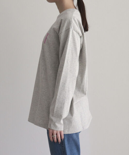 fredy emue(フレディエミュ)の「ロゴロンT(Tシャツ/カットソー・レディース・オフホワイト/ライトグレー/ホワイト・38)」の8枚目の写真