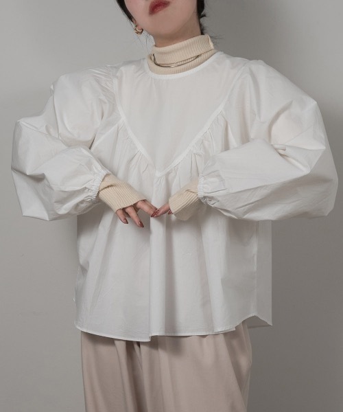 lawgy（ラウジー）の「triangle gather blouse（シャツ/ブラウス・レディース・ブラック/ホワイト/ブラウン・FREE）」の11枚目の写真