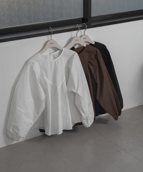 lawgy（ラウジー）の「triangle gather blouse（シャツ/ブラウス・レディース・ブラック/ホワイト/ブラウン・FREE）」の10枚目の写真