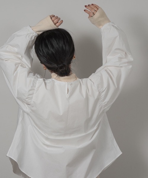 lawgy（ラウジー）の「triangle gather blouse（シャツ/ブラウス・レディース・ブラック/ホワイト/ブラウン・FREE）」の12枚目の写真