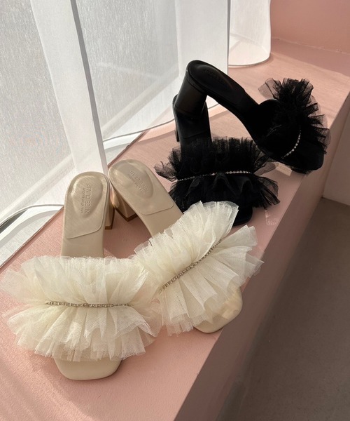 one after another NICE CLAUP（ワンアフターアナザーナイスクラップ）の「シアープリーツ×ラインストーンミュール（サンダル・レディース・アイボリー/ブラック・LARGE/SMALL/MEDIUM）」の3枚目の写真