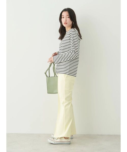 earth music&ecology(アースミュージックアンドエコロジー)の「スクエアネックボーダープルオーバー(Tシャツ/カットソー・レディース・ベージュ/ブラック/ブルー/ラベンダー・S/M)」の11枚目の写真