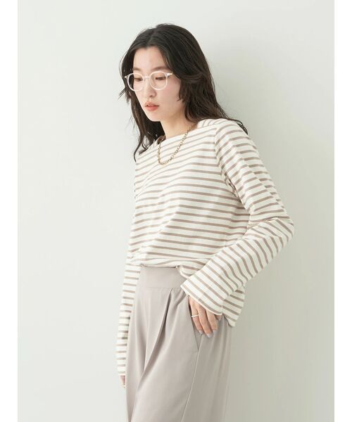 earth music&ecology(アースミュージックアンドエコロジー)の「スクエアネックボーダープルオーバー(Tシャツ/カットソー・レディース・ベージュ/ブラック/ブルー/ラベンダー・S/M)」の14枚目の写真