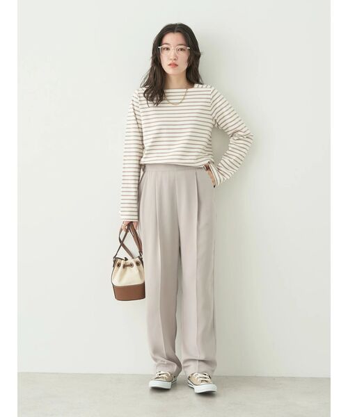 earth music&ecology(アースミュージックアンドエコロジー)の「スクエアネックボーダープルオーバー(Tシャツ/カットソー・レディース・ベージュ/ブラック/ブルー/ラベンダー・S/M)」の16枚目の写真