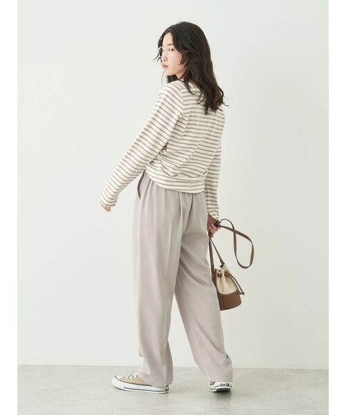 earth music&ecology(アースミュージックアンドエコロジー)の「スクエアネックボーダープルオーバー(Tシャツ/カットソー・レディース・ベージュ/ブラック/ブルー/ラベンダー・S/M)」の19枚目の写真