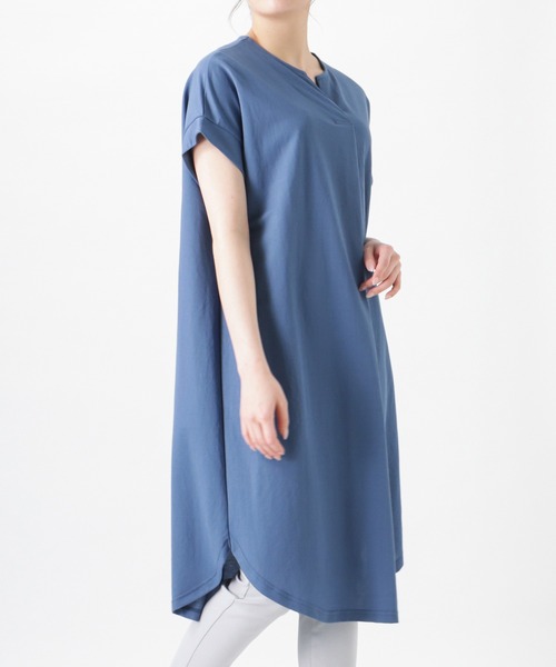 NAVY(ネイビー)の「SARARI 冷感スキッパーワンピース(ワンピース・レディース・ブルー/チャコール/カーキ/グレイッシュベージュ・フリー)」の1枚目の写真