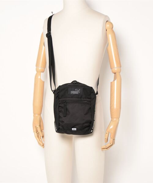 PUMA（プーマ）の「《PUMA》EVOESS ポータブル（ショルダーバッグ・メンズ・ブラック/ホワイト系その他/オリーブ・フリー）」の6枚目の写真
