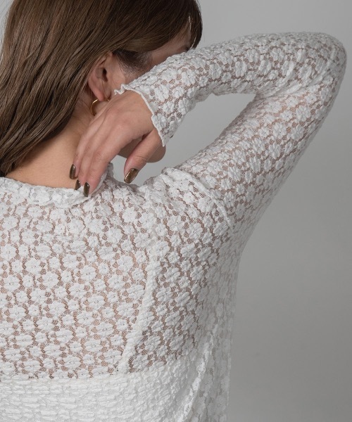 Amiur(エミレ)の「stretch flower lace tops(Tシャツ/カットソー・レディース・ブラック/アイボリー・FREE)」の1枚目の写真
