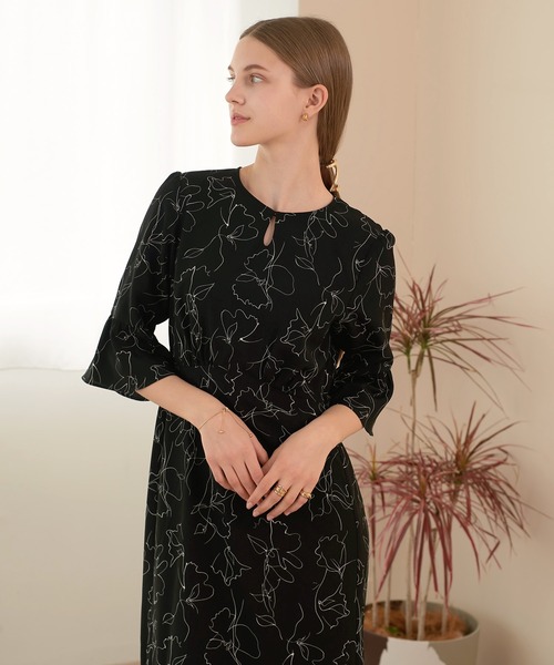 Kana(カナ)の「涙あき ライン フラワープリント ロング ティアード マーメード パーティー ドレス 結婚式 お呼ばれ オケージョン(ワンピース・レディース・アイボリー/ブラック・フリー)」の5枚目の写真