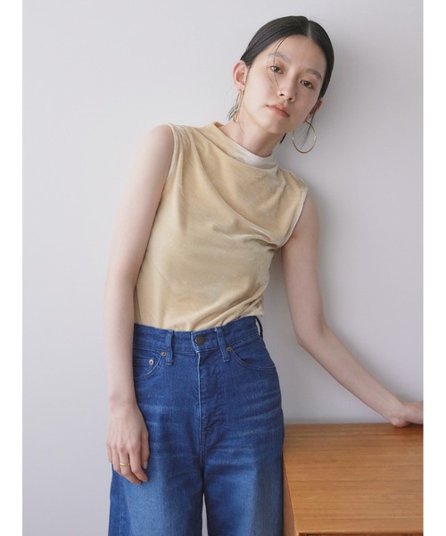 Stylevoice for xxx(スタイルヴォイスフォー)の「バックスリットベロアトップス(Tシャツ/カットソー・レディース・オートミール/ブラウン/ネイビー・FREE)」の22枚目の写真