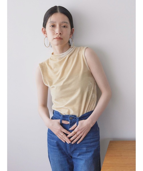 Stylevoice for xxx(スタイルヴォイスフォー)の「バックスリットベロアトップス(Tシャツ/カットソー・レディース・オートミール/ブラウン/ネイビー・FREE)」の21枚目の写真