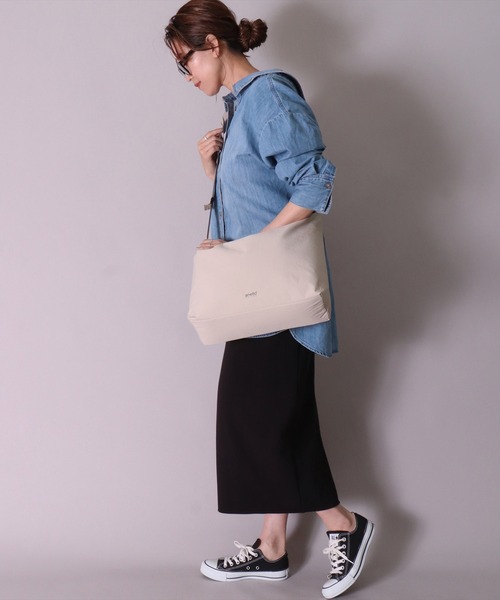 anello（アネロ）の「(LF)【anello】【極厚パッドかばん】ショルダーバッグ（ショルダーバッグ・レディース・グレイッシュベージュ/ブラック/グレー・ONE SIZE）」の6枚目の写真