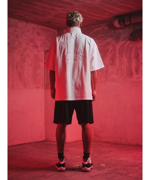 TOKYO 23（トウキョウニジュウサン）の「TOKYO 23 × ONEITA(R) QUARTER ZIP CADET COLLAR SHORT SLEEVE / トウキョウ23 × オニータ クォータージップ カデットカラー ショートスリーブ【SP】（Tシャツ/カットソー・メンズ・ブラウン/ブラック/ホワイト・M/L/XL）」の19枚目の写真