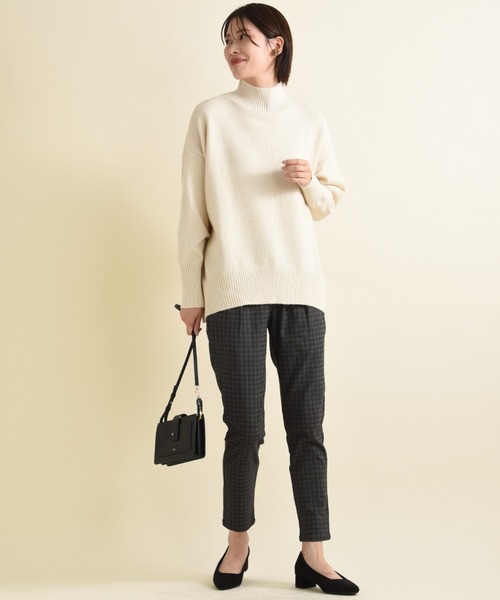 INTERPLANET（インタープラネット）の「バックスリットハイネックブークレニット（ニット/セーター・レディース・ピンク/チャコールグレー/ブラウン/アイボリー・FREE）」の11枚目の写真