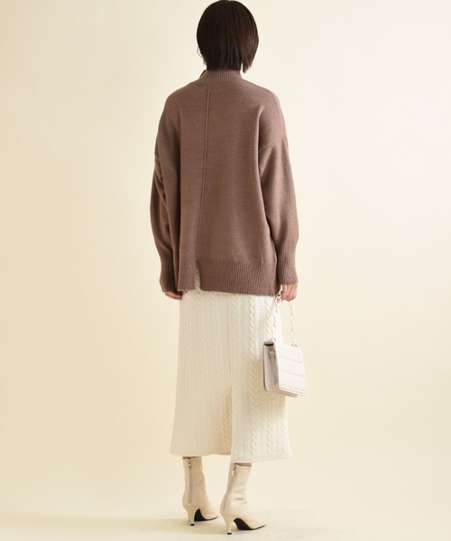 INTERPLANET（インタープラネット）の「バックスリットハイネックブークレニット（ニット/セーター・レディース・ピンク/チャコールグレー/ブラウン/アイボリー・FREE）」の22枚目の写真