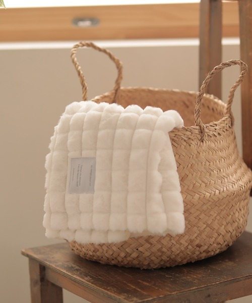 ALTROSE（アルトローズ）の「ブランケット ポコポコファー 3WAY ひざ掛け（ブランケット・レディース・ミント/グレー/アイボリー/ピンク/ブルー・FREE）」の2枚目の写真