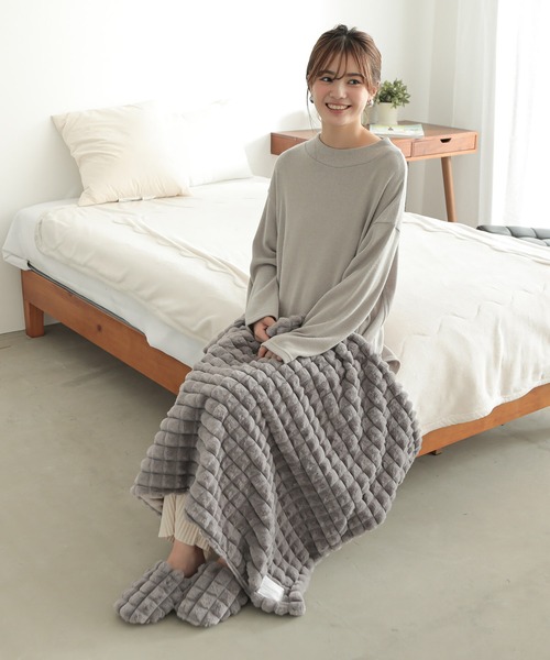 ALTROSE（アルトローズ）の「ブランケット ポコポコファー 3WAY ひざ掛け（ブランケット・レディース・ミント/グレー/アイボリー/ピンク/ブルー・FREE）」の10枚目の写真