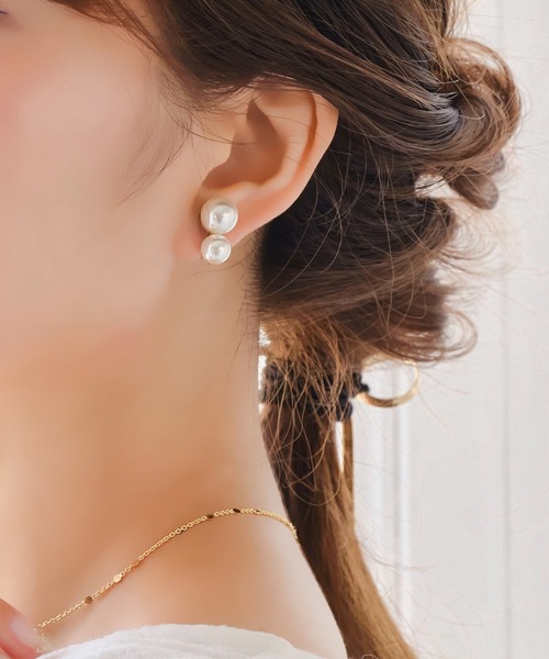 Phoebe(フィービィー)の「ツインパールイヤリング(イヤリング・レディース・ホワイト・FREE)」の9枚目の写真