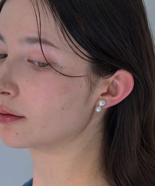 Phoebe(フィービィー)の「ツインパールイヤリング(イヤリング・レディース・ホワイト・FREE)」の10枚目の写真