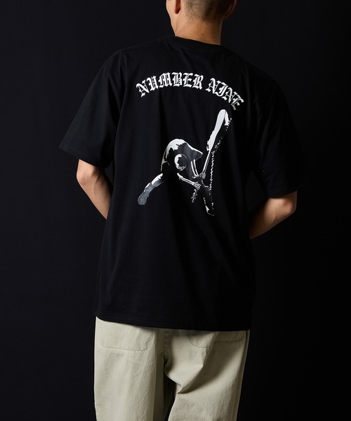 NUMBER (N)INE(ナンバーナイン)の「SKULL #2 T-SHIRT / フロントスカルモチーフ & アイスホッケーバックモチーフ Tシャツ(Tシャツ/カットソー・メンズ・ホワイト/ブラック/チャコールグレー・2/3/5/4)」の6枚目の写真