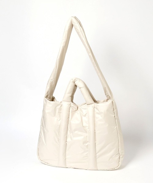 Anui（アニュイ）の「【UNISEX】クッションショルダートート（トートバッグ・レディース・ブラック/オフホワイト・FREE）」の7枚目の写真