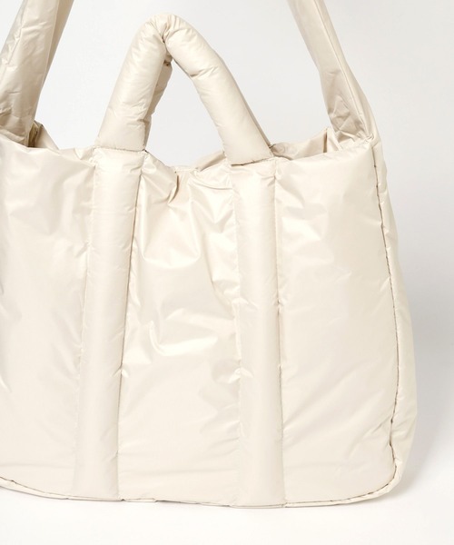 Anui（アニュイ）の「【UNISEX】クッションショルダートート（トートバッグ・レディース・ブラック/オフホワイト・FREE）」の12枚目の写真