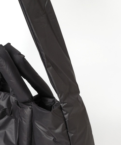 Anui（アニュイ）の「【UNISEX】クッションショルダートート（トートバッグ・レディース・ブラック/オフホワイト・FREE）」の15枚目の写真