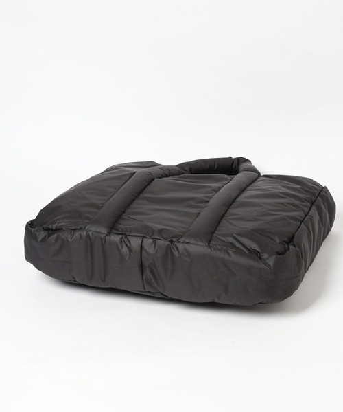 Anui（アニュイ）の「【UNISEX】クッションショルダートート（トートバッグ・レディース・ブラック/オフホワイト・FREE）」の17枚目の写真