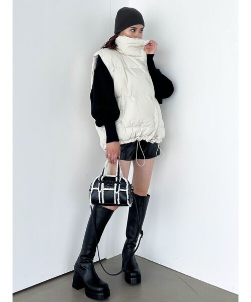 EMODA（エモダ）の「アップネックボリュームスリーブニット（ニット/セーター・レディース・ブルー/ブラック/ネイビー・FREE）」の10枚目の写真