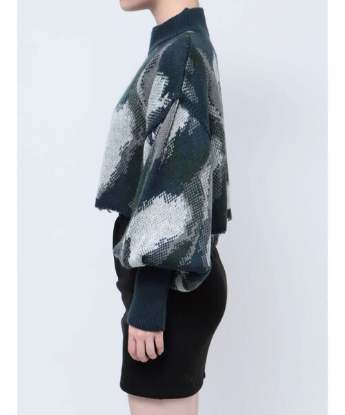 EMODA（エモダ）の「アップネックボリュームスリーブニット（ニット/セーター・レディース・ブルー/ブラック/ネイビー・FREE）」の17枚目の写真