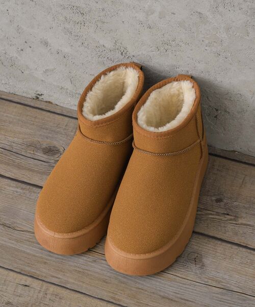 RETRO GIRL（レトロガール）の「厚底ショートムートン（その他シューズ・レディース・キャメル/ブラック・SMALL/MEDIUM/LARGE/X-LARGE）」の2枚目の写真