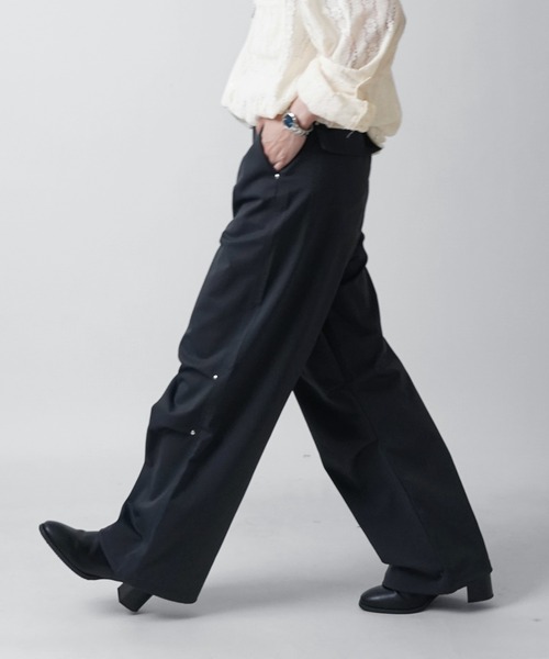 Confirm(コンファーム)の「リベット付 デザインパラシュートパンツ 裾ドローコード ワイドストレートスノーパンツ【Confirm】(その他パンツ・メンズ・チャコールグレー/ブラック/ピンク・M/L)」の19枚目の写真
