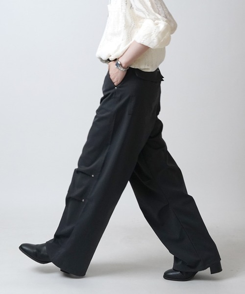 Confirm(コンファーム)の「リベット付 デザインパラシュートパンツ 裾ドローコード ワイドストレートスノーパンツ【Confirm】(その他パンツ・メンズ・チャコールグレー/ブラック/ピンク・M/L)」の22枚目の写真