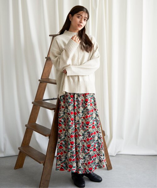 LBC(エルビーシー)の「水彩プリントマーメイドスカート(スカート・レディース・レッド/ブルー・M)」の6枚目の写真