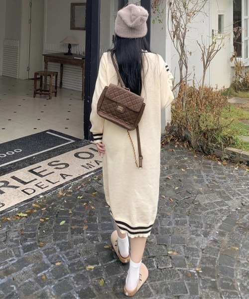 Miniministore(ミニミニストア)の「ニットワンピース ロング レディース秋冬(ワンピース・レディース・ブラック/ライトベージュ・フリー)」の3枚目の写真