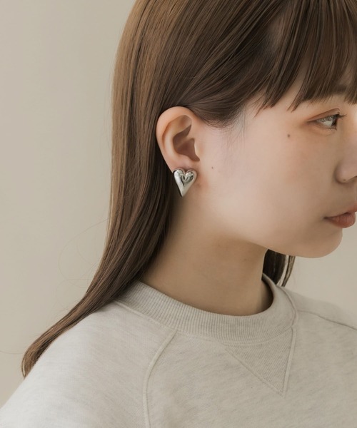 SMELLY(スメリー)の「メタルソリッドハートイヤリング(イヤリング・レディース・シルバー系その他・-)」の5枚目の写真