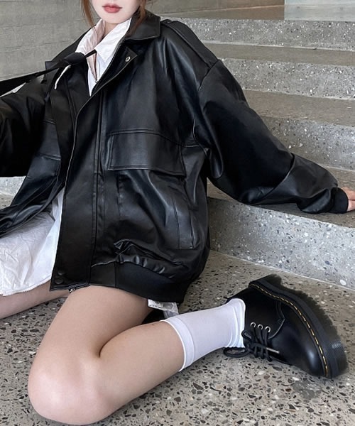 Pittok(ピットク)の「オーバーサイズフェイクレザーBIGポケットジャケット(その他アウター・レディース・ブラック/キャメル・MEDIUM)」の3枚目の写真